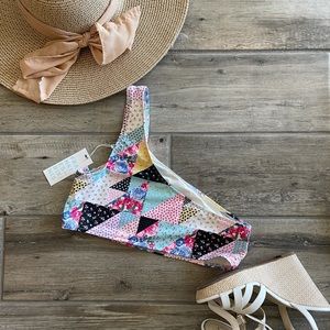 NWT: Frankies Bikini top